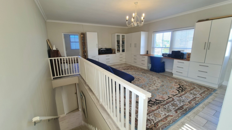 4 Bedroom Property for Sale in Goose Valley Western Cape